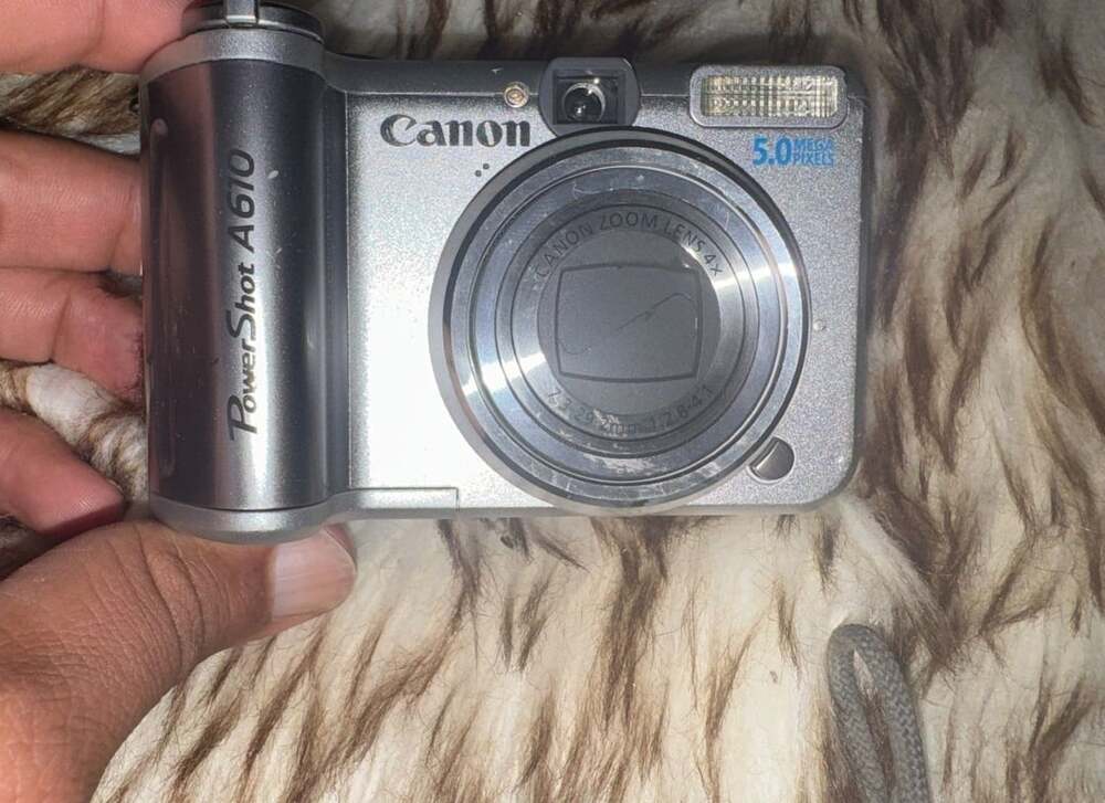 Canon PowerShot A610 5.0MP Digital Camera Silver